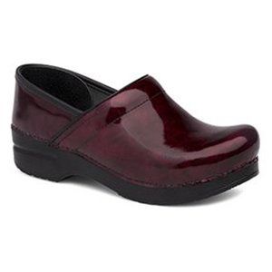 dansko planet clogs